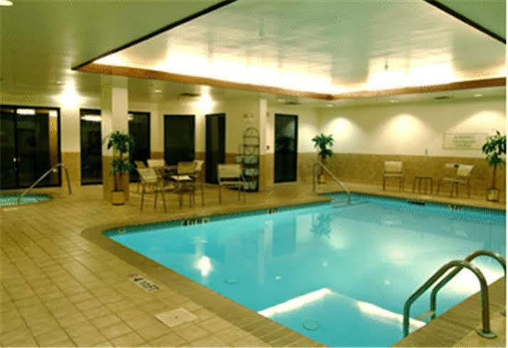 Courtyard Charlotte Airport North Hotel Exterior photo